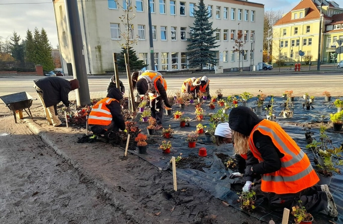 {Mini-skwer powstaje w Olsztynie.}